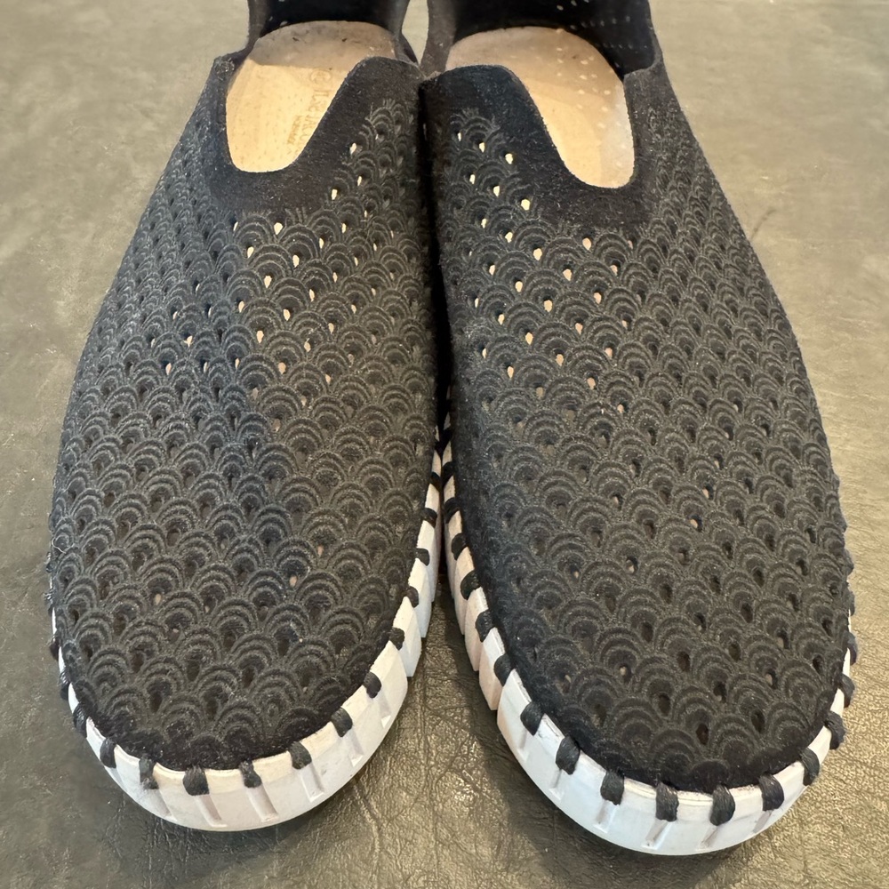 Lose Jacobsen Tulip Black Slip-On Shoes with White Soles